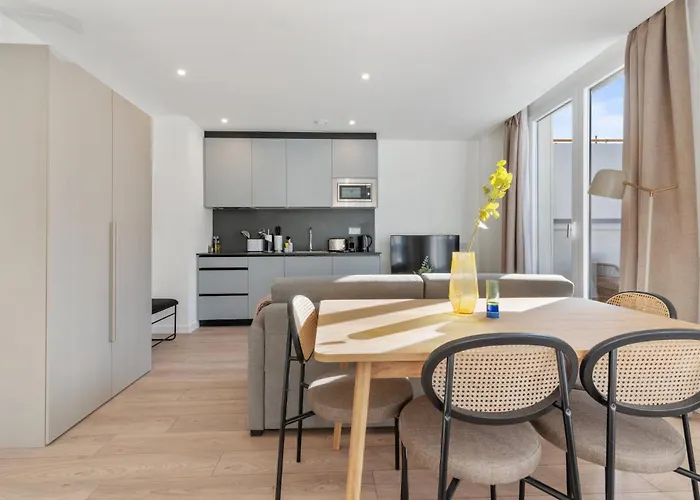 Limehome Carrer Del Pare Palau I Quer فالنسيا