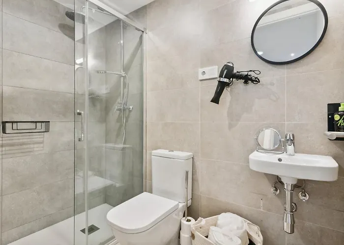 Limehome Carrer Del Pare Palau I Quer فالنسيا