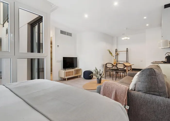 Limehome Carrer Del Pare Palau I Quer فالنسيا